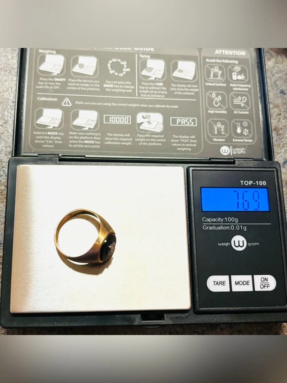 Vintage 10k Gold Signet Ring with Black Onyx and Diamond Size 10